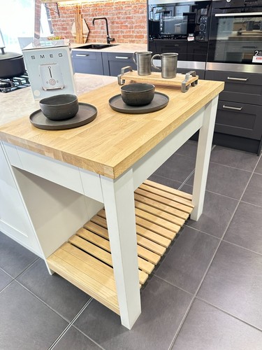Solid wood tabletops - solid, oak
